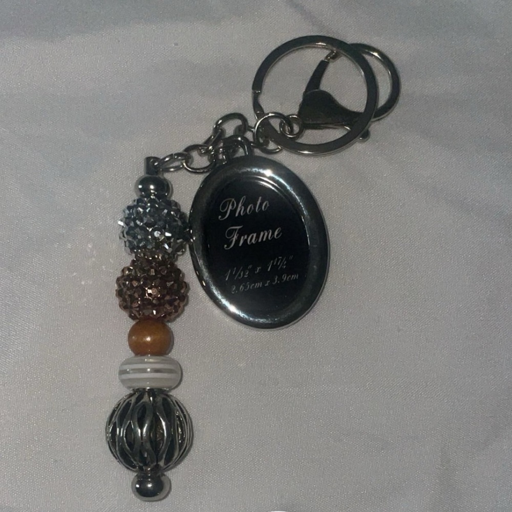 Homemade keychain with picture frame